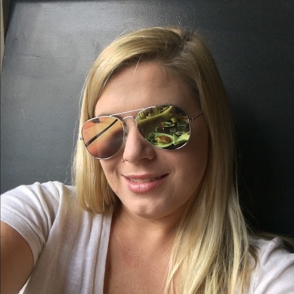 Meet your Posher, Paige - Picture 13 of 16